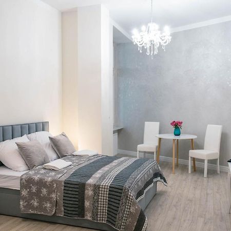 شقة وارسو  في Apartament Grey Pearl Downtown المظهر الخارجي الصورة