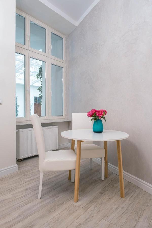 شقة وارسو  في Apartament Grey Pearl Downtown المظهر الخارجي الصورة